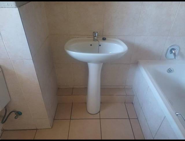 2 BEDROOM PROPERTY TO RENT IN COMET